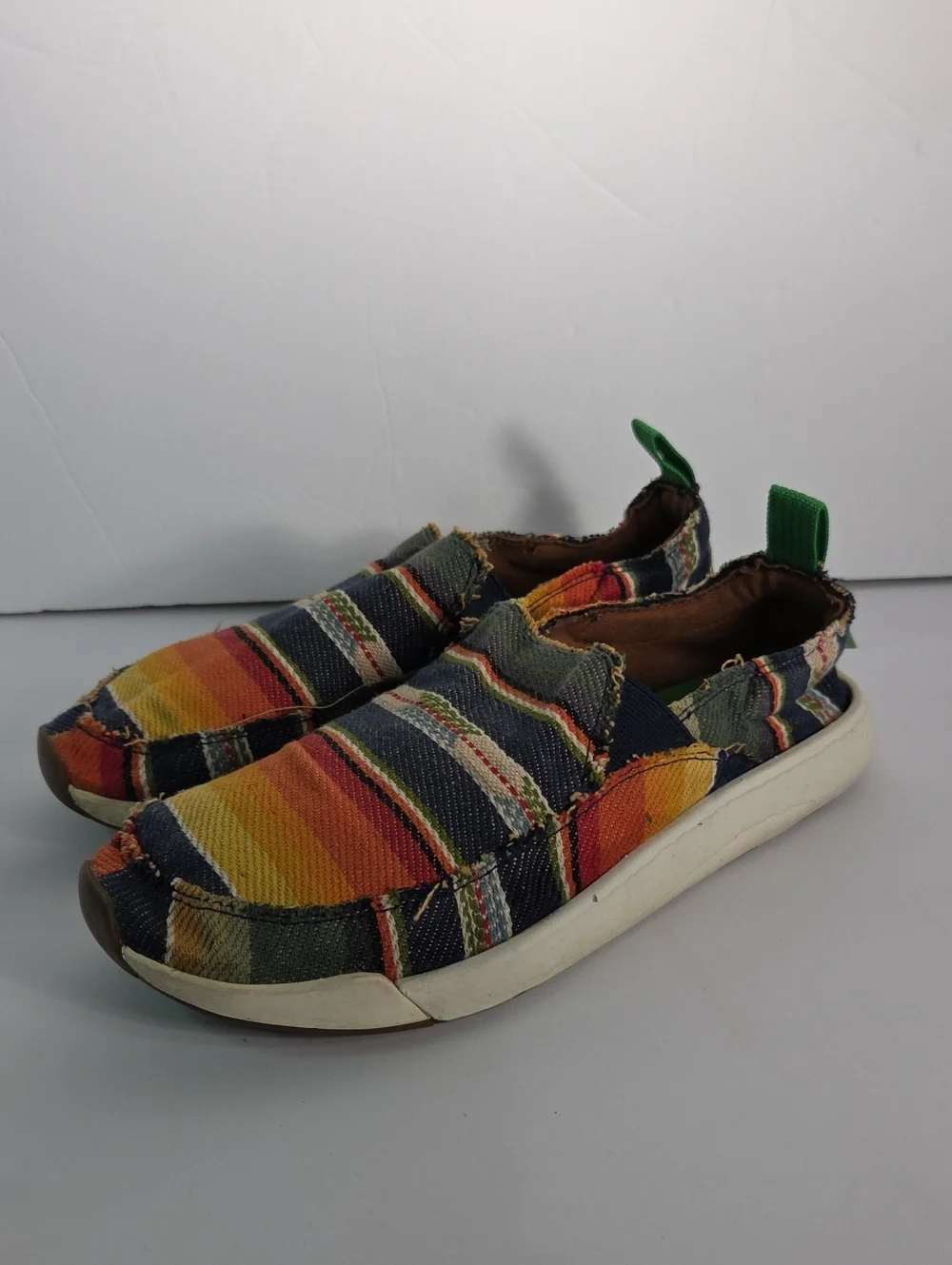 Sanuk Slip-On Canvas Shoes in Multicolor Stripe Size 9 Mens